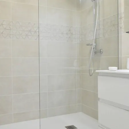 Apartamento Renove 2021 Avec Balcon Et Garage, Proche Golf, 3 Pieces, 6 Couchages, Le Lavandou. - Fr-1-251-425 Le Lavandou