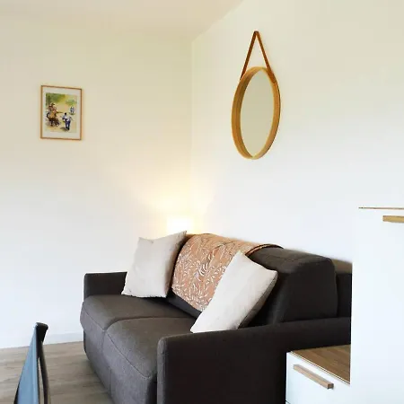 Rénové 2021 Avec Balcon Et Garage, Proche Golf, 3 Pièces, 6 Couchages, Le Lavandou. - Fr-1-251-425 *