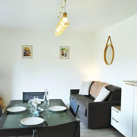 Apartmán Renove 2021 Avec Balcon Et Garage, Proche Golf, 3 Pieces, 6 Couchages, Le Lavandou. - Fr-1-251-425 *