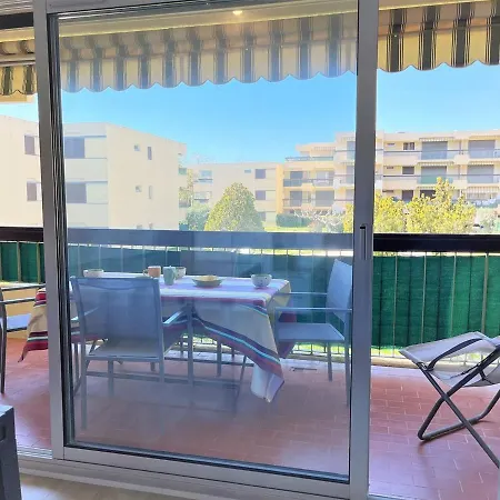 Rénové 2021 Avec Balcon Et Garage, Proche Golf, 3 Pièces, 6 Couchages, Le Lavandou. - Fr-1-251-425