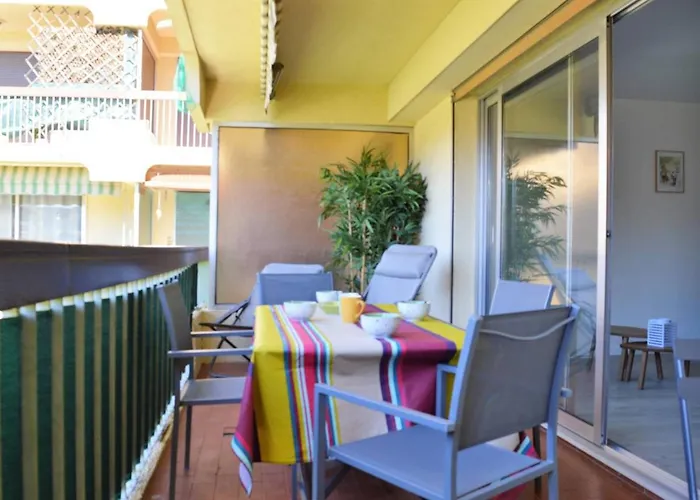 Renove 2021 Avec Balcon Et Garage, Proche Golf, 3 Pieces, 6 Couchages, Le Lavandou. - Fr-1-251-425 Le Lavandou