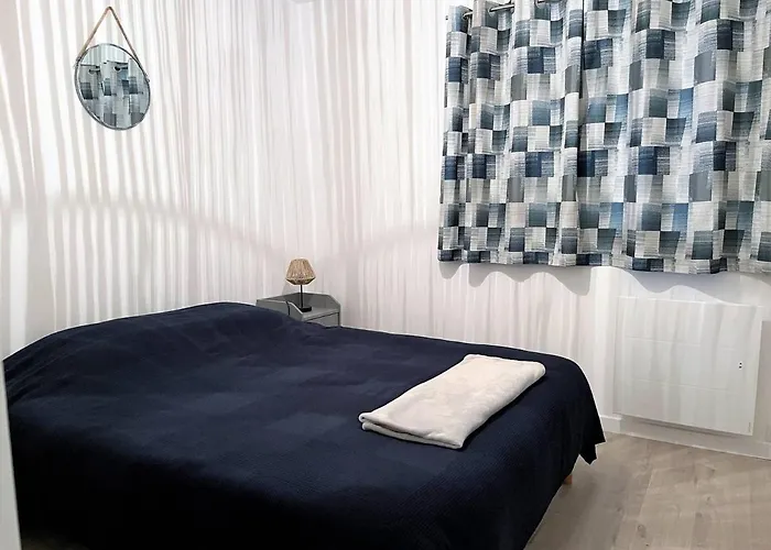 Renove 2021 Avec Balcon Et Garage, Proche Golf, 3 Pieces, 6 Couchages, Le Lavandou. - Fr-1-251-425 * Le Lavandou