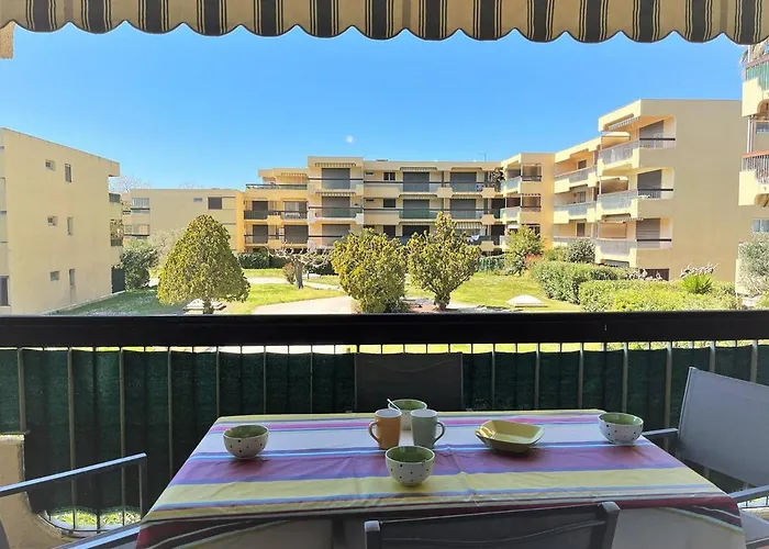 Renove 2021 Avec Balcon Et Garage, Proche Golf, 3 Pieces, 6 Couchages, Le Lavandou. - Fr-1-251-425 Apartmán