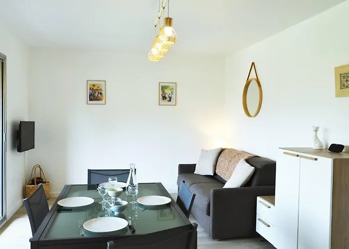 Apartment Renove 2021 Avec Balcon Et Garage, Proche Golf, 3 Pieces, 6 Couchages, Le Lavandou. - Fr-1-251-425 *